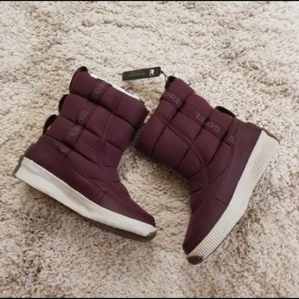 Sorel out n about puffy mid boot 6.5 epic plum